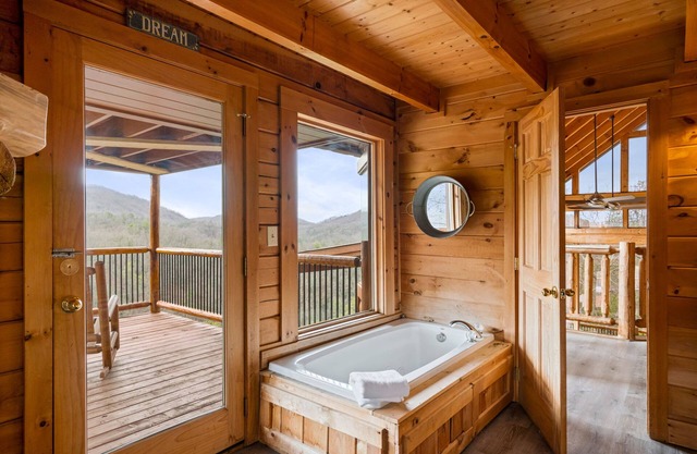 47majestic Luxe 3bd 3 5ba w Spectacular Views