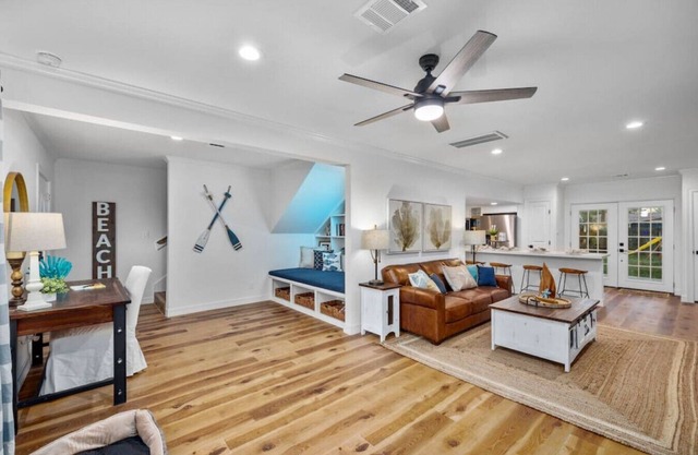 4807 Pine St, Seabrook