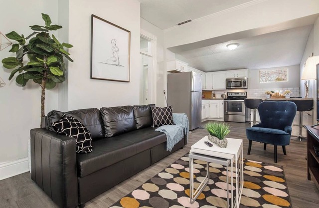 4BR/2BA Spacious Louisville Getaway by CozySuites