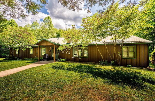 4BR, 2BA