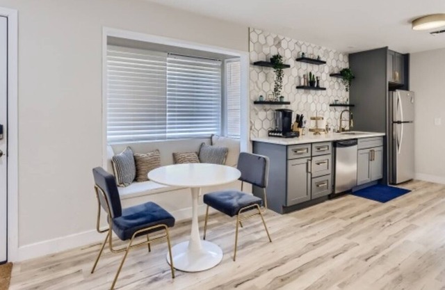4BR/3Bath & Pool- Minutes from Strip & Convention