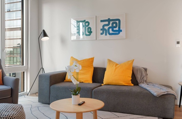 4BR Corporate Suite Central and Modern
