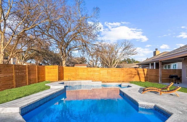 4BR Cozy Luxury Home with Private Pool by Randolf