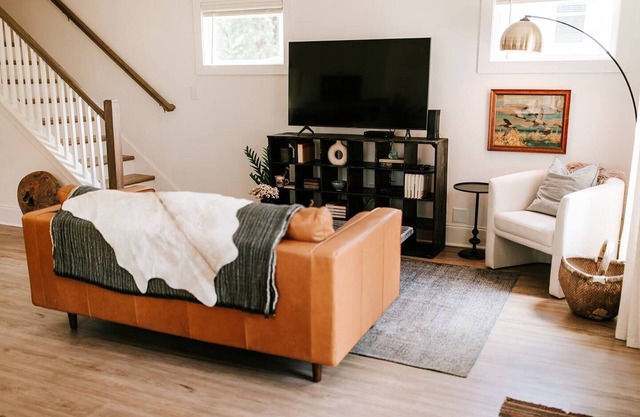 4BR Game Day Getaway by MHM Luxury Properties