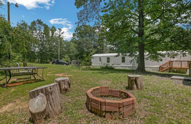 4BR mobile home w/Hot Tub,Fire pit,gas BBQ AC, WiFi in Simpsonville by Hospital
