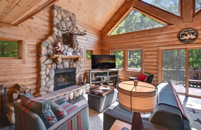 4BR | Ski-In/Ski-Out | Private Hot Tub | Sleeps 12