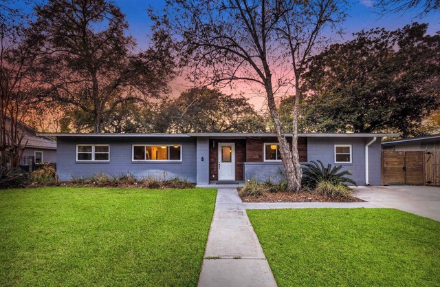4BR w Private Pool & Fire Pit - 2 MI To Beach