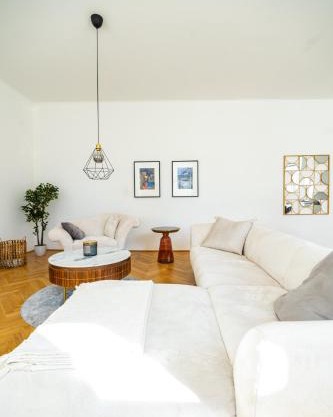 4ty3 Apartments - Spacious Apartment in the heart of the 8th district is calling