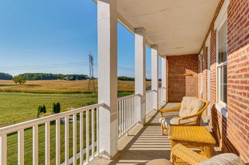 5,000 Sq Ft Antebellum Farmhouse 3 Mi to Antietam!