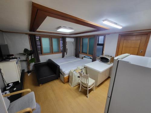 5-2202 #Gangnam Stn, 5-min #Yeoksam Stn, 3-min #OTT #Concierge Gangnam Managed
