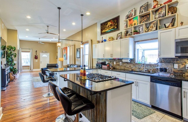 5 Bd/3 Ba-Near Expo/UL/Fair/YUM/Zoo