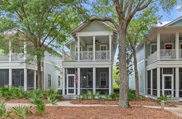 5 BDRM & 6 seat golf cart! On the green, everything for KIDS, 2 King BDRMs