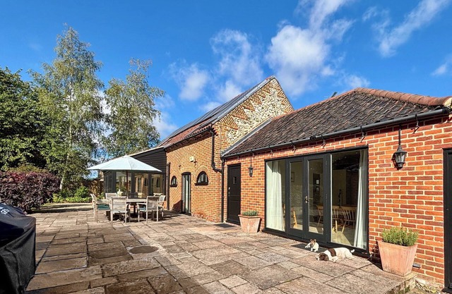 5 bedroom accommodation in Little Fransham