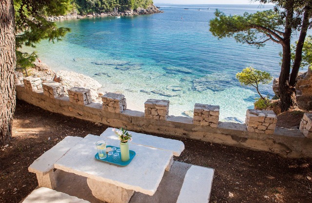 5 bedroom Beach Front villa on Peljesac. Stunning beach.1st ROW. AMERICAN OWNER