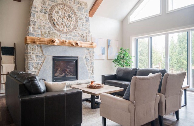 5 Bedroom Cottage on Lake Huron