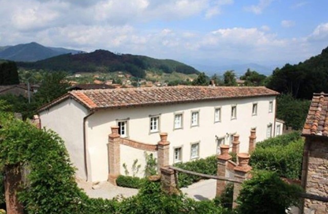 5 Bedroom Farmhouse On Grounds Of C18th Villa, Private Garden & Stunning Views