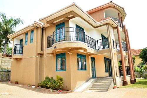 5 Bedroom Holiday Home in Kigo, off Entebbe Expressway