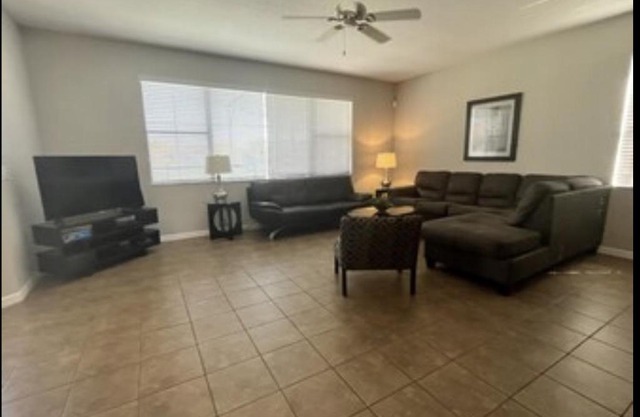 5 Bedroom House in a Golf resort community near Disney Parks & Universal Studios