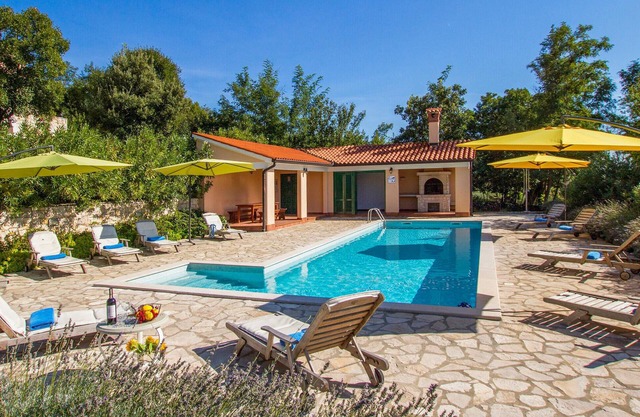 5 bedroom nice home in Koromacno