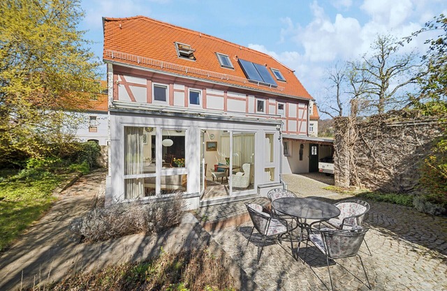 5 bedroom pet friendly home in Dresden