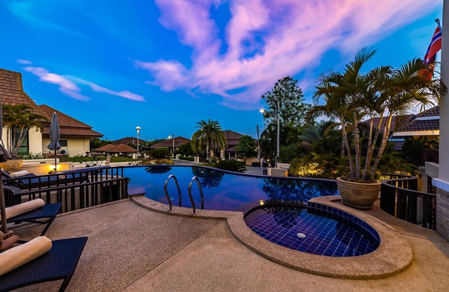 5 Bedroom Pool Villa Close To Town H5