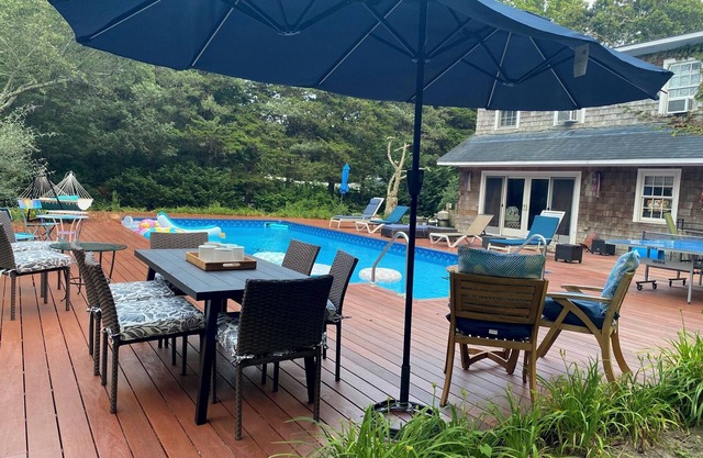 5 bedroom Private Family Get Away w/Heated Pool