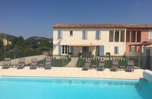 5 Bedroom Spacious Holiday House