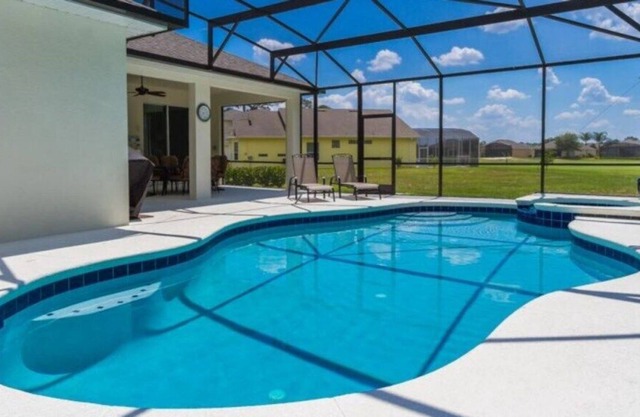 5 Bedrooms / 3 Baths / Ridgewood Lakes (1316 RL)