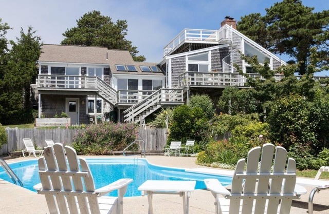 5 BR/4 bath w/heated pool .2 miles to Nauset Beach