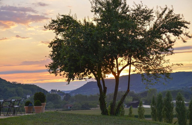 5* listed property Panoramic view of the 4 Châteaux, swimming pool and petanque area