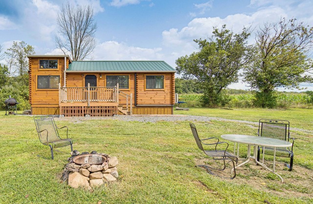 5 Mi to Susquehanna Boating! Secluded Log Cabin