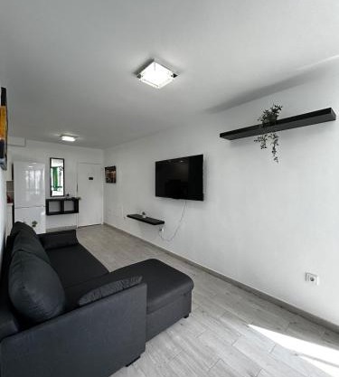 5 minutes to beach - Heated pool