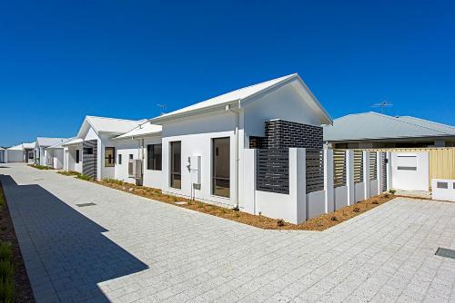 5 O Clock Somewhere - Beachside Retreat