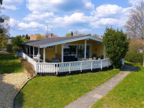 5 person holiday home in Føllenslev-By Traum