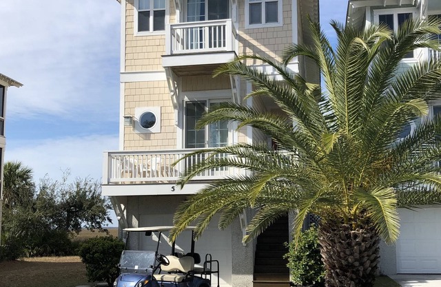 5 Quarterdeck Island Home Overlooking Wetlands, Gorgeous Sunsets, Golf Cart