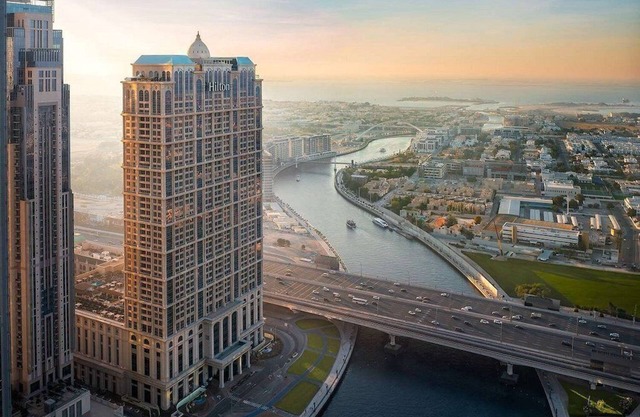 5-Star 1-Bedroom Suite in Dubai with Gorgeous View of Dubai Water Canal