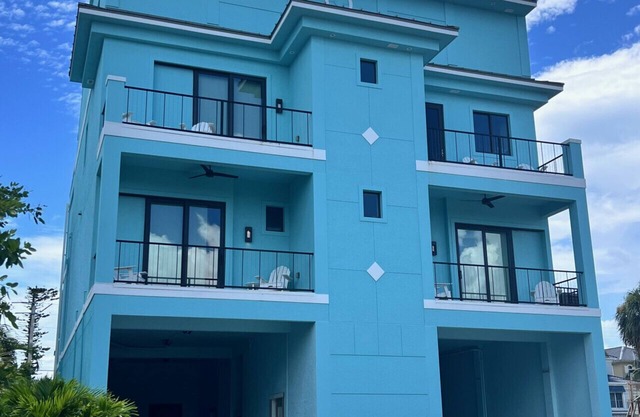 5 STAR Beach Vacation on Destination Chanel 300 steps to the BEACH