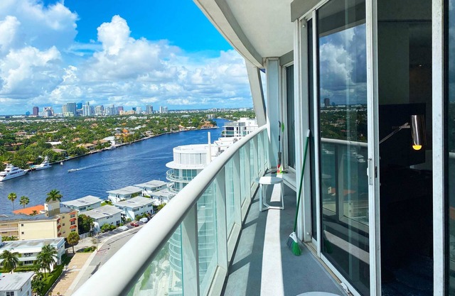 5-star Condo at The W Residences 1BR by Oneluxstay