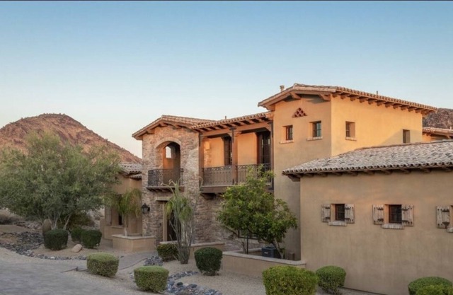 5 Star Ultra LUXURIOUS Estate, 6 Bedrooms, 7 Bathrooms, Huge Theater and more!
