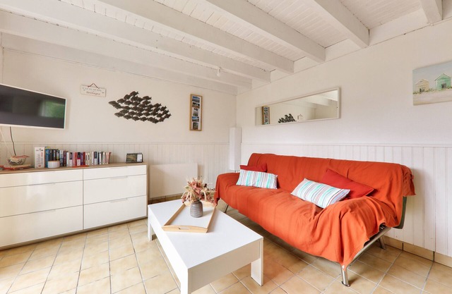 500m from the beach - House with garden