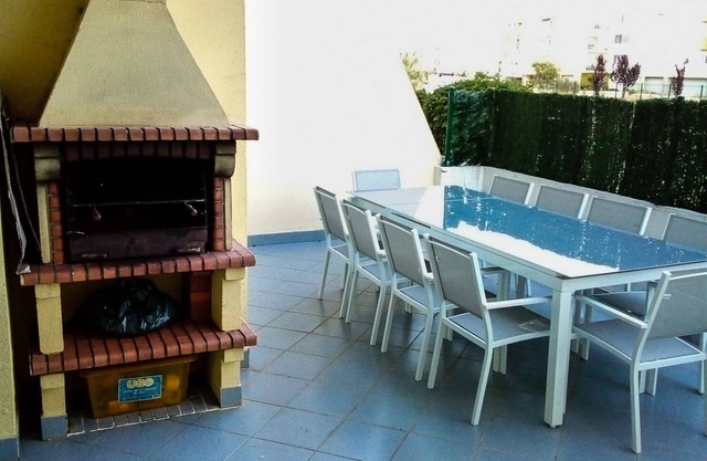 500mt from the Beach, 500mt Marina, Wifi, Swimming Pool, Children's Playground