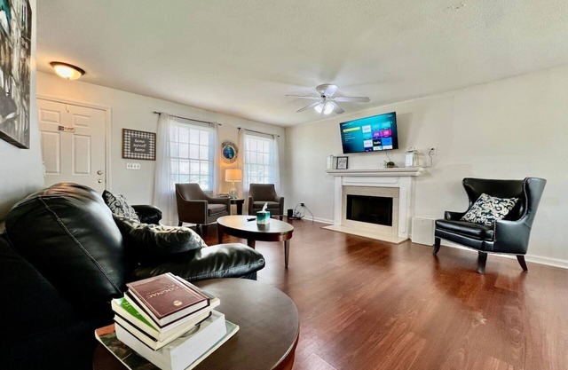 5042 Princeton Glend · Worley's House