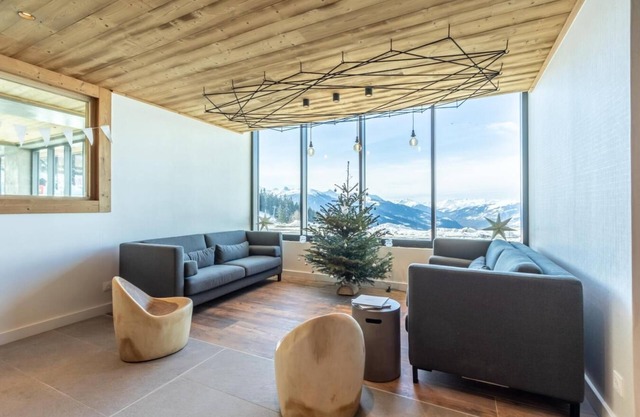 50m from ski slopes, 1st floor, view valley, fitness, swimming pool, sauna, hammam, terrace, parking