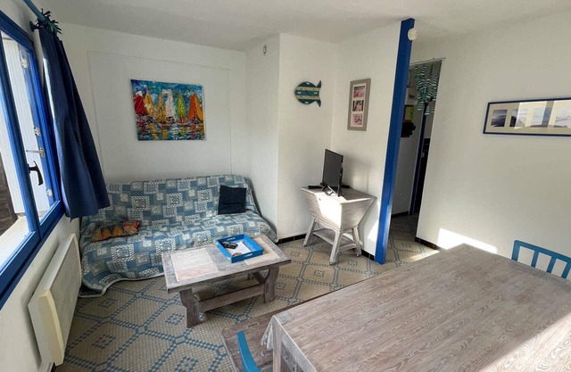50m from the ocean at Hourtin Plage - sleeps 4 to 6