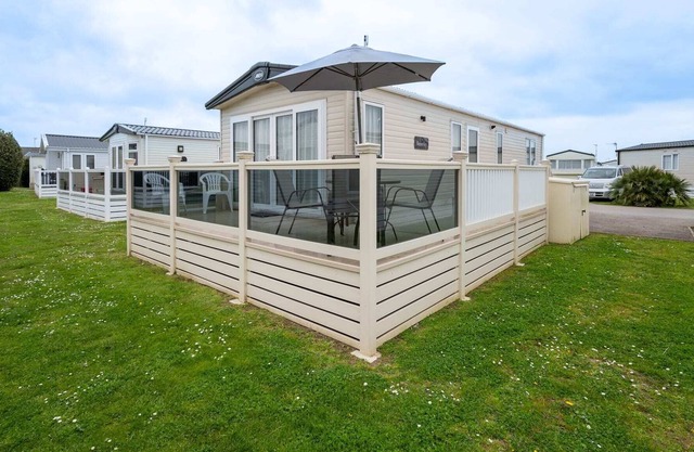53 The Lawns Pevensey Bay Holiday Park Beach