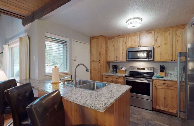 58 Tennis Village | 2 BR / 2 BA, Sleeps 4