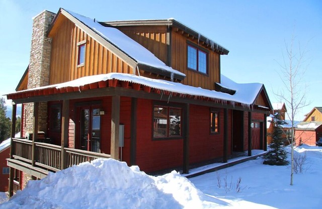 5br Luxury Mountain Home Sleeps 16: Hot Tub, Game Room, Free Ski/town Shuttle