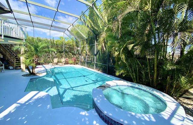 6 BD, Heated Pool/Jacuzzi w Screen-No Bugs; Theater; Arcade;SkeeBall;Walk to Bch