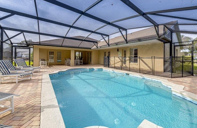 6 bed near Disney, with conservation views and sun all day on extended deck