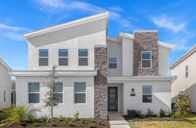 6 Bedroom/6 Bathroom Storey Lake (2972 PL)